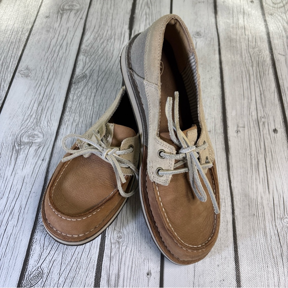 ARIAT Woman's 9B Cruiser Castaway Classic Canvas Casual 10031643 Shoes.